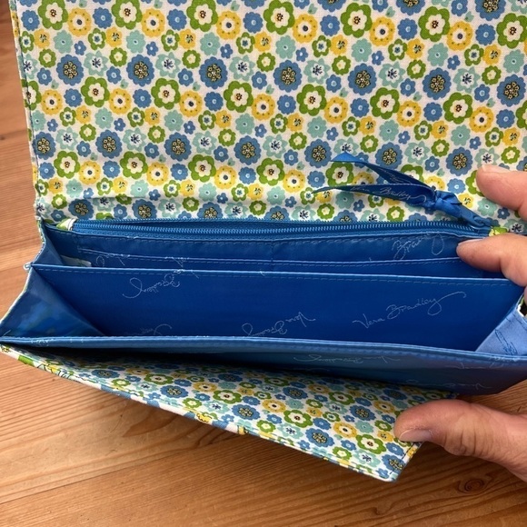VERA BRADLEY English Meadow Wallet - Picture 2 of 7